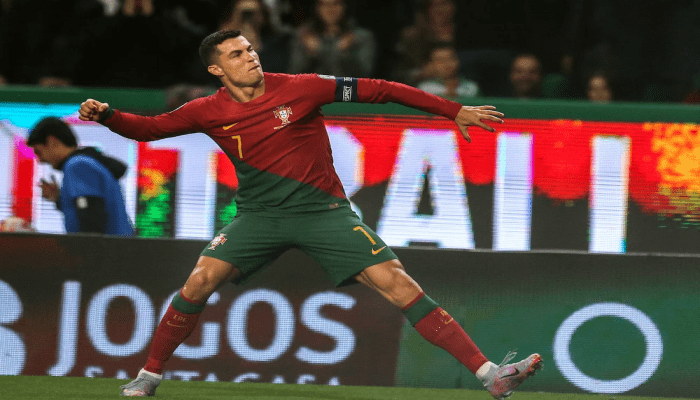 Bồ Đào Nha xuất trận, cơ hội xô đổ các kỷ lục của tiền đạo Ronaldo