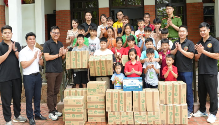 Thắp lửa hi vọng cho trẻ thơ: Học viện Quốc tế võ thuật Việt Nam hành động vì trẻ em